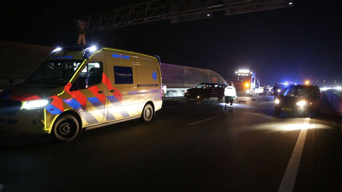 Dubbele aanrijding op A35 bij Wierden