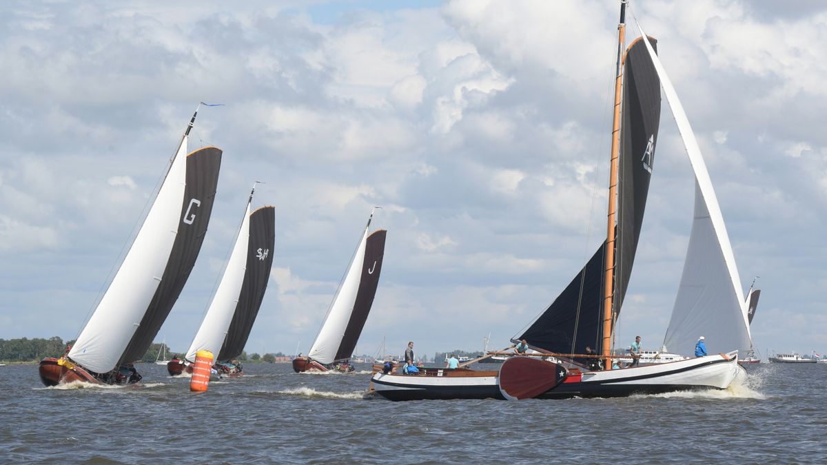 Feest skûtsjesilen Elahuizen verplaatst naar dorpshuis vanwege voorspelde harde wind