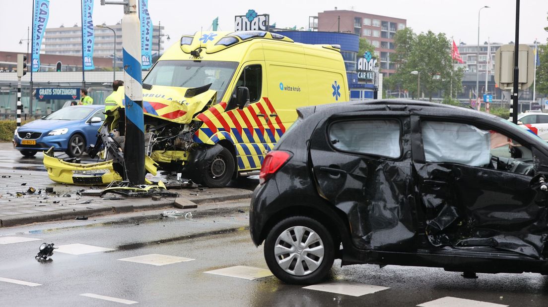 Het ongeluk gebeurde op de Prinses Beatrixlaan in Rijswijk