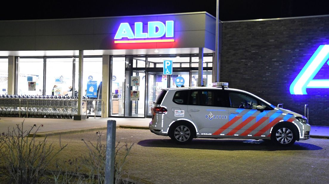 De Aldi-supermarkt in de Grevelingenstraat in Zierikzee is overvallen.