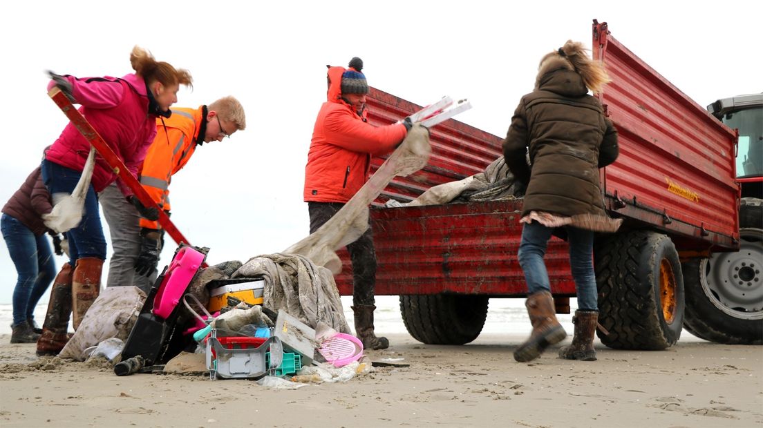 Alles moet van het strand