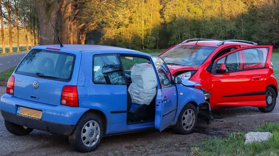 Meerdere gewonden bij frontale botsing tussen twee treinen in Denemarken. Meerdere gewonden bij frontale botsing tussen twee treinen in Denemarken.