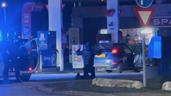 Politie arresteert met getrokken vuurwapen meerdere mensen Nieuws