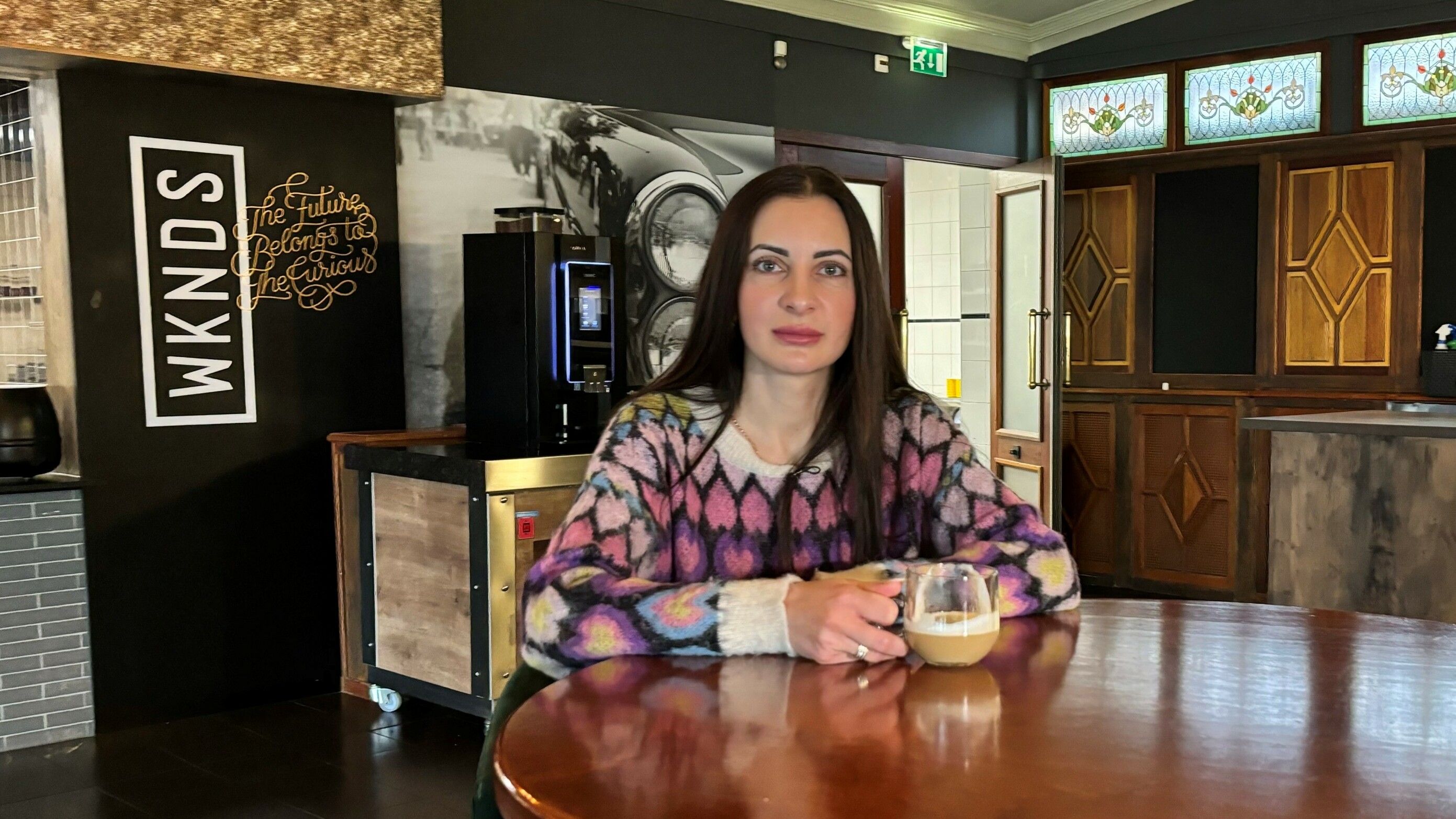 Iryna Dehtiarova wennet mei har famylje yn it hotel