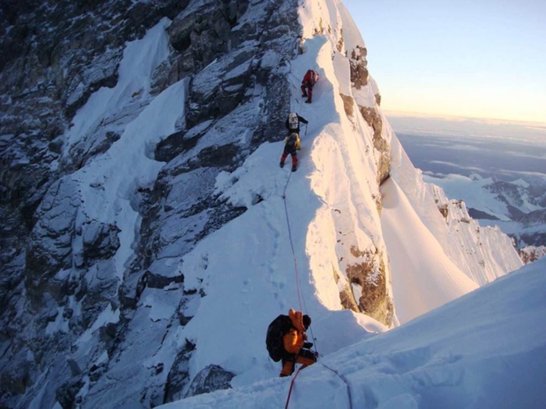 Everest al duizenden malen beklommen - Rijnmond