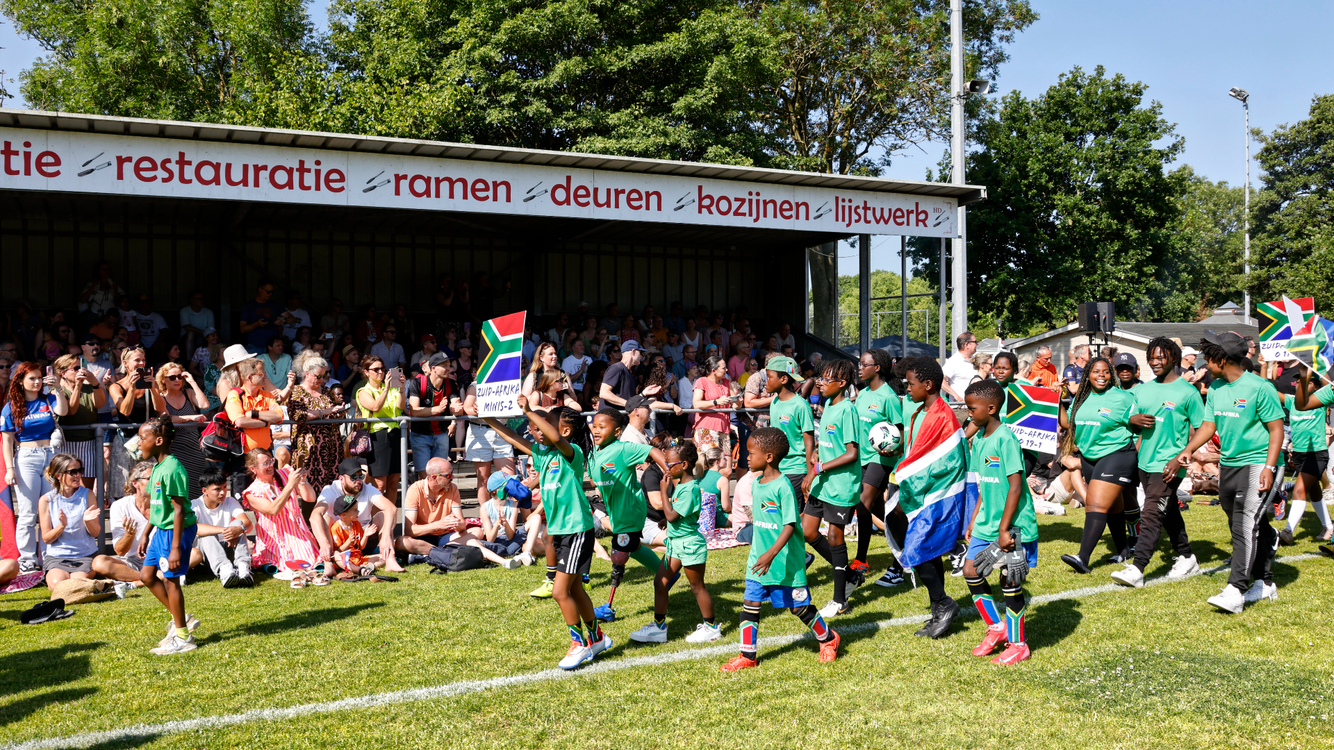 WK voor adoptiekinderen brengt 1000 voetballers samen in Vianen