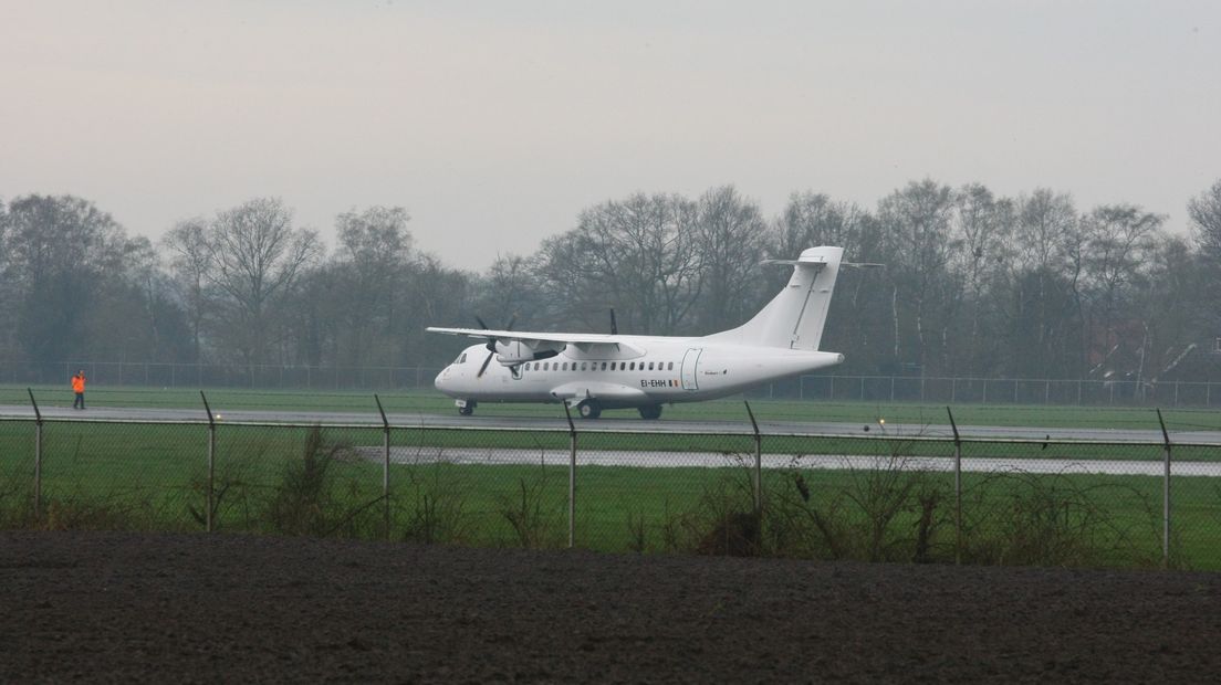 Het vliegtuig wordt ergens anders geparkeerd (Rechten: Van Oost Media)