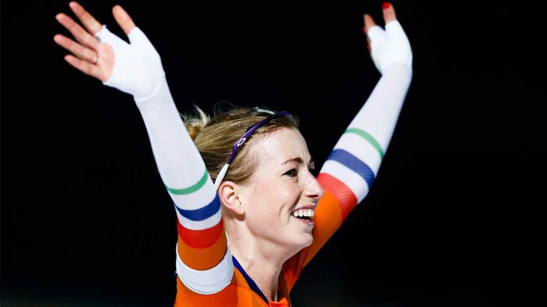 Annouk van der Weijden reageert na de 5000 meter op het WK allround.