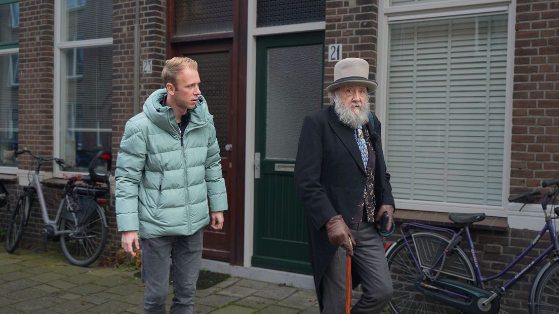 Presentator Pim Markering en 'dansopa' Roland Parijs