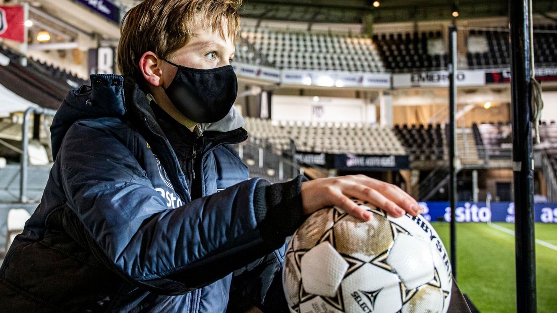 Daan Kok, ballenjongen bij Heracles - FC Groningen