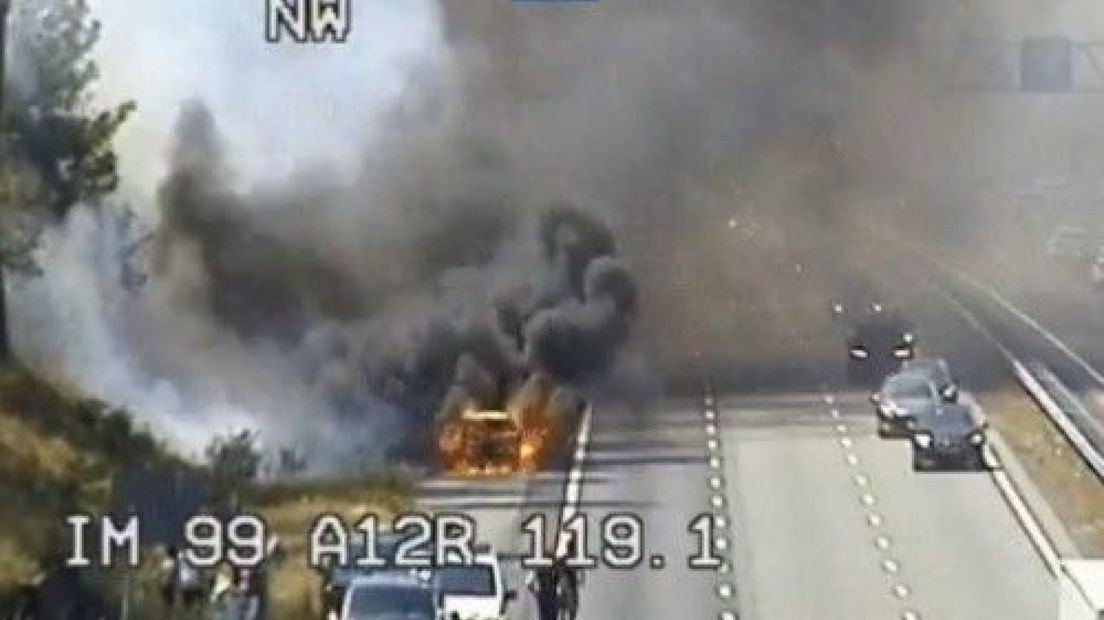 De brand op de A12 door de camera's van Rijkswaterstaat.