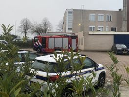 Dronken man sticht brand in cel op bureau Hardenberg