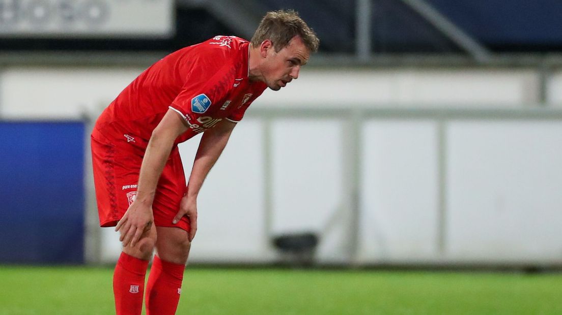 Ron Jans over zijn kapitein: "Voorlopig is hij niet inzetbaar"
