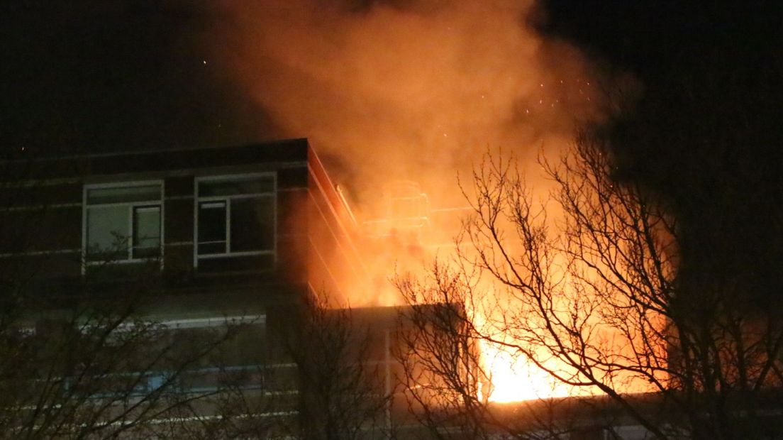 Meerdere bewoners moesten hun huis uit vanwege de brand