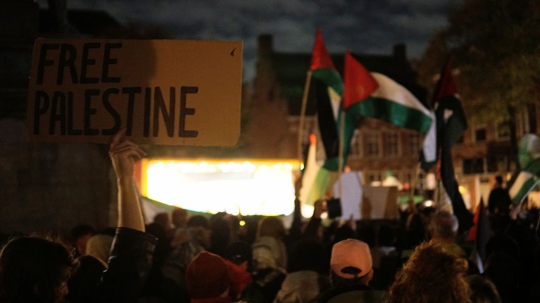Actievoerders bij een pro-Palestinademonstratie in Utrecht.