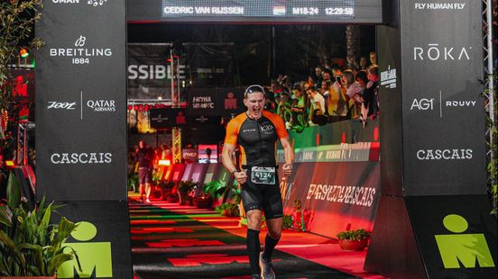 Cedric (22) voltooit triatlon in Portugal: 'Echt kapot, maar ontzettend genoten'