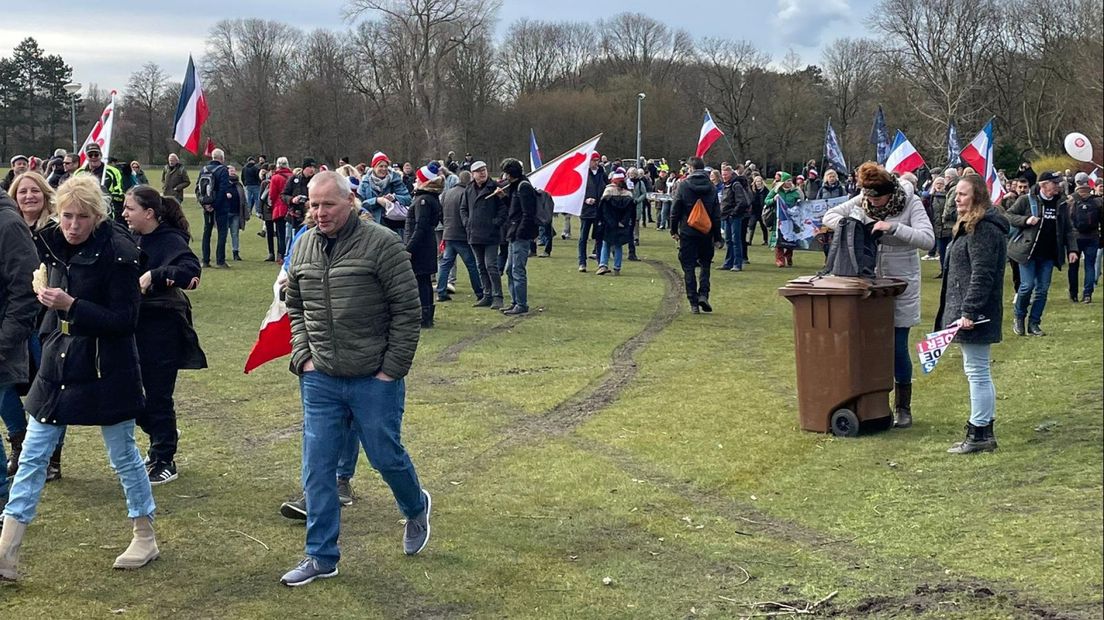 Steeds meer demonstranten in het Zuiderpark