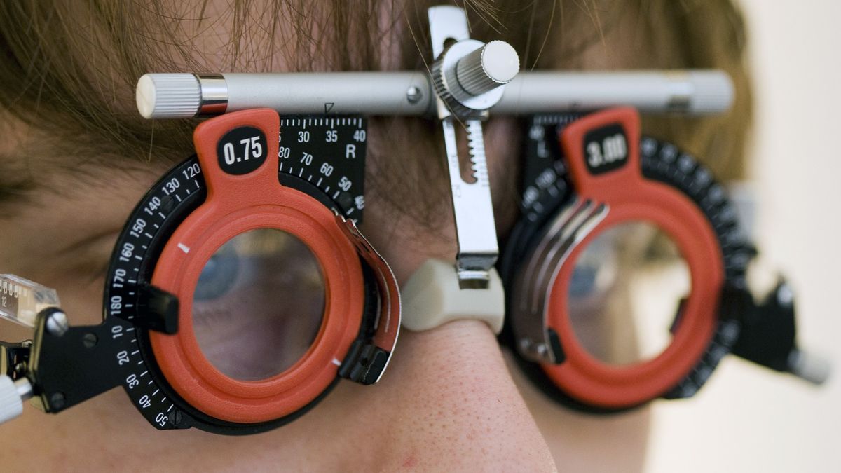 Ziekenhuis bouwt oogcontroles af en verwijst naar privékliniek van eigen oogartsen