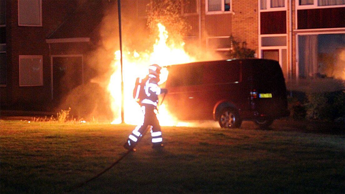 Autobrand door blikseminslag in De Bilt.