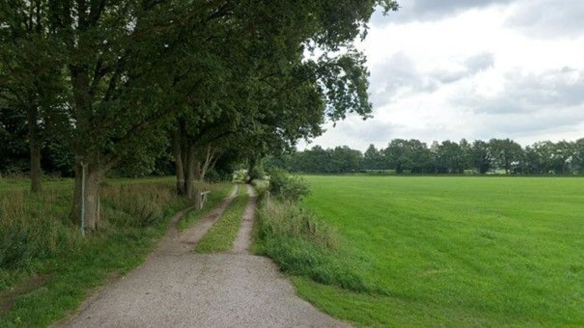 Nieuwe ontmoetingsplek voor jongeren in wandelpark Spilbroek Neede officieel geopend.