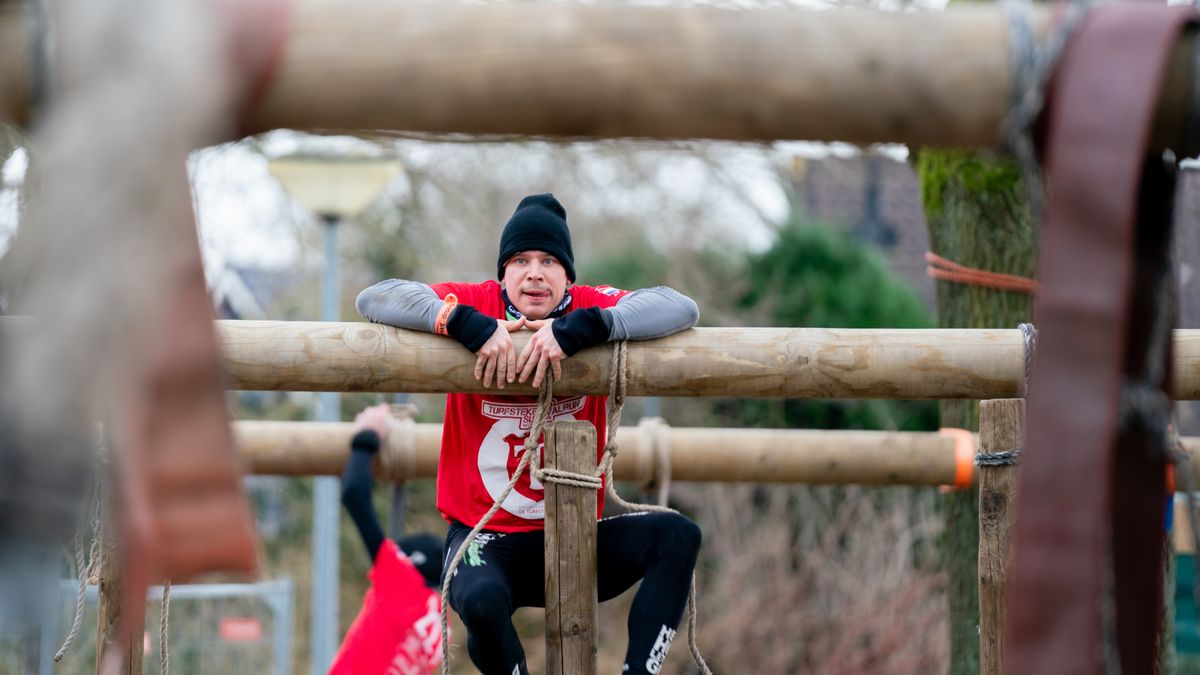 In Beeld: Bikkelen tijdens Survivalrun Westerbork