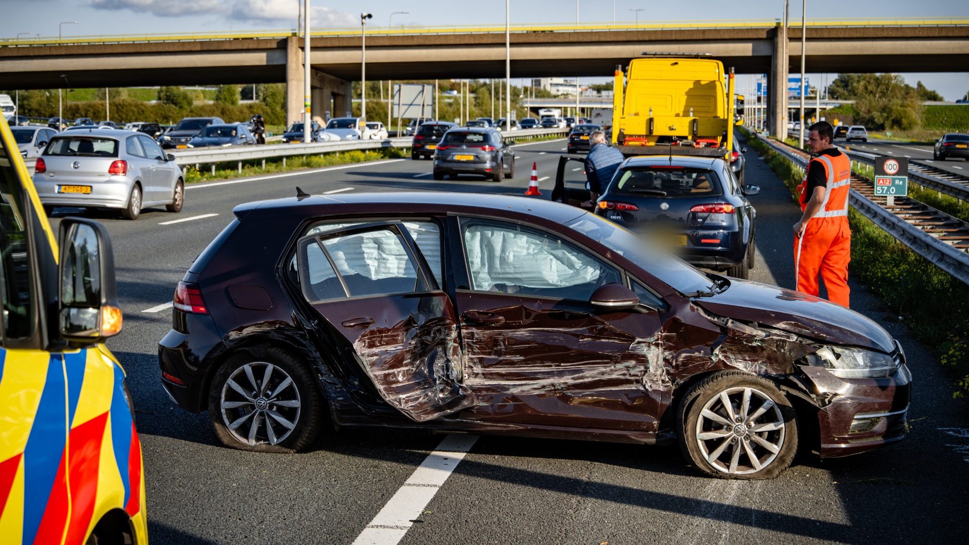 Veel schade na ongeval op A12