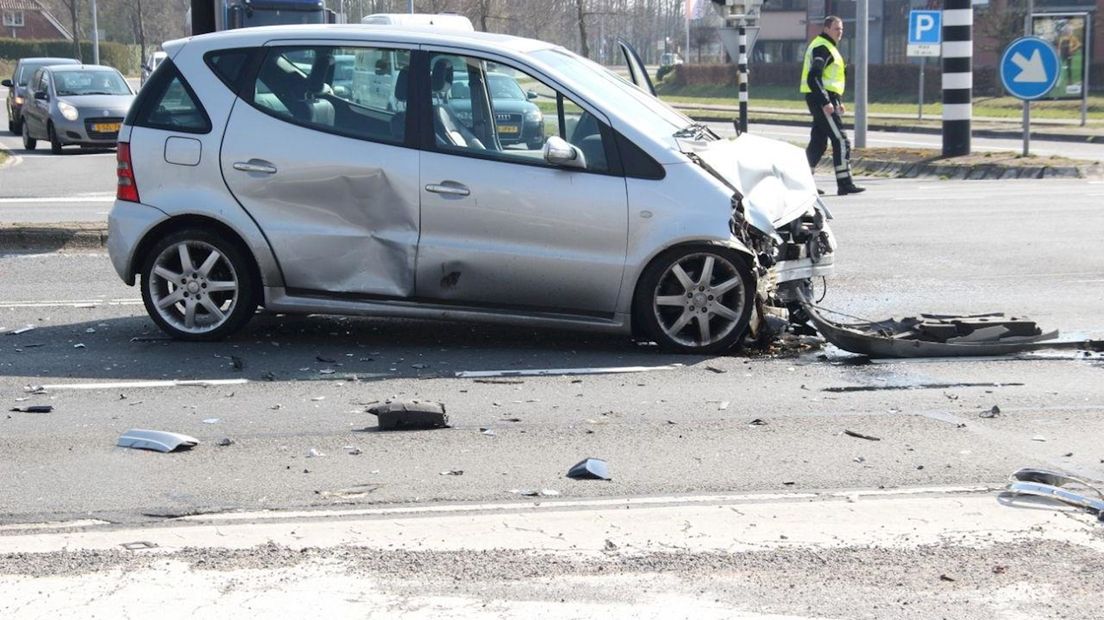 Drie gewonden bij ongeluk in Almelo