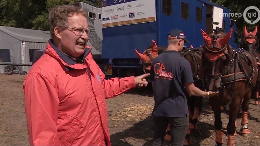 Hans Heus met zijn vier paarden tijdens het Paardenspektakel