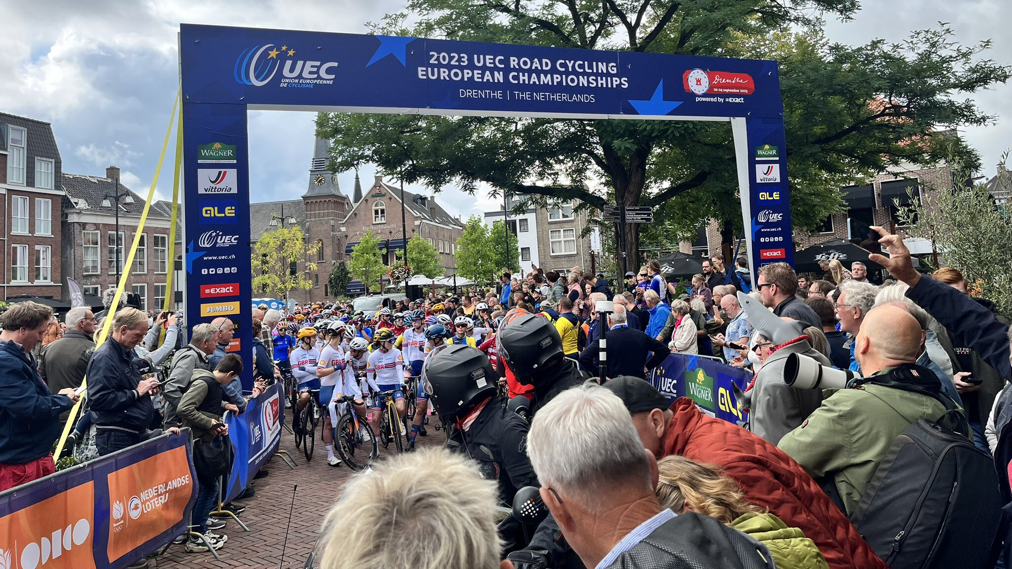 EK wedstrijd Elite vrouwen Al Snel Na De Start In Meppel Stilgelegd 