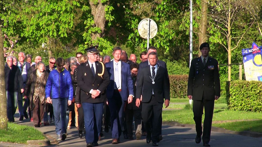 De stille tocht in Meppel begon in het Wilhelminapark (Rechten: Persbureau Meter)