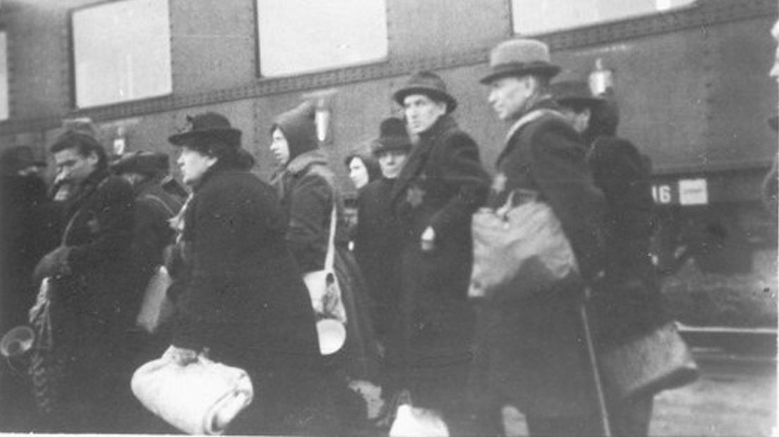 Het eerste transport vertrok op 15 juli 1942