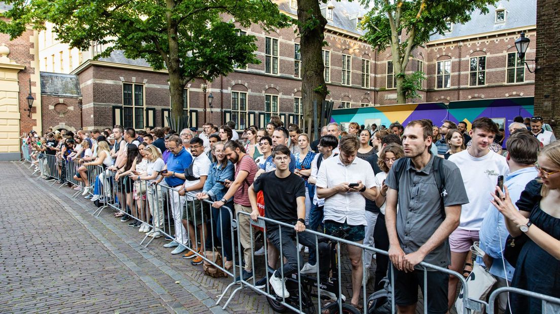 Toeschouwers op het Binnenhof