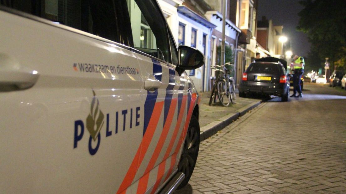 In de Nieuwe Kijk in 't Jatstraat wist de politie de bestuurder tot stilstand te dwingen