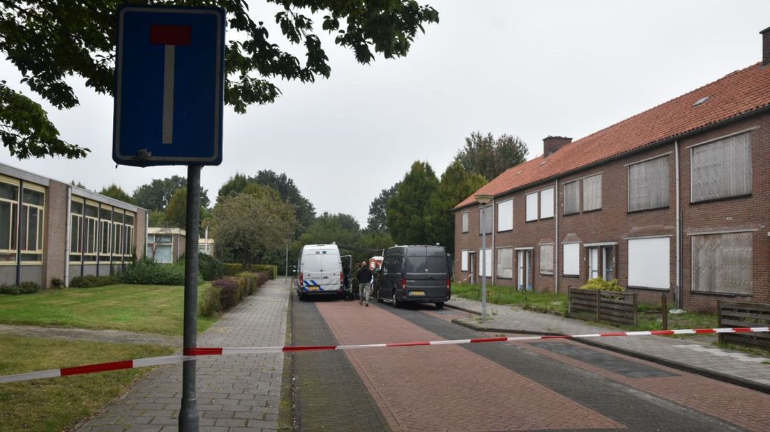 De EOD bij het mogelijke explosief in Steenwijk