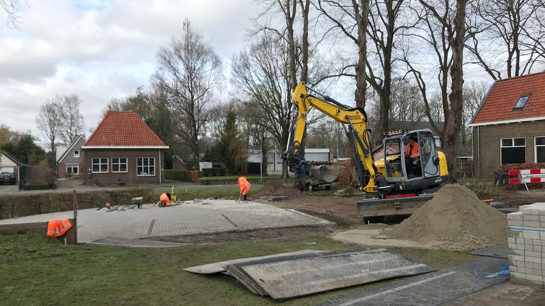 De werkzaamheden in Dieverbrug zijn begonnen (Rechten: RTV Drenthe/Jeroen Kelderman)