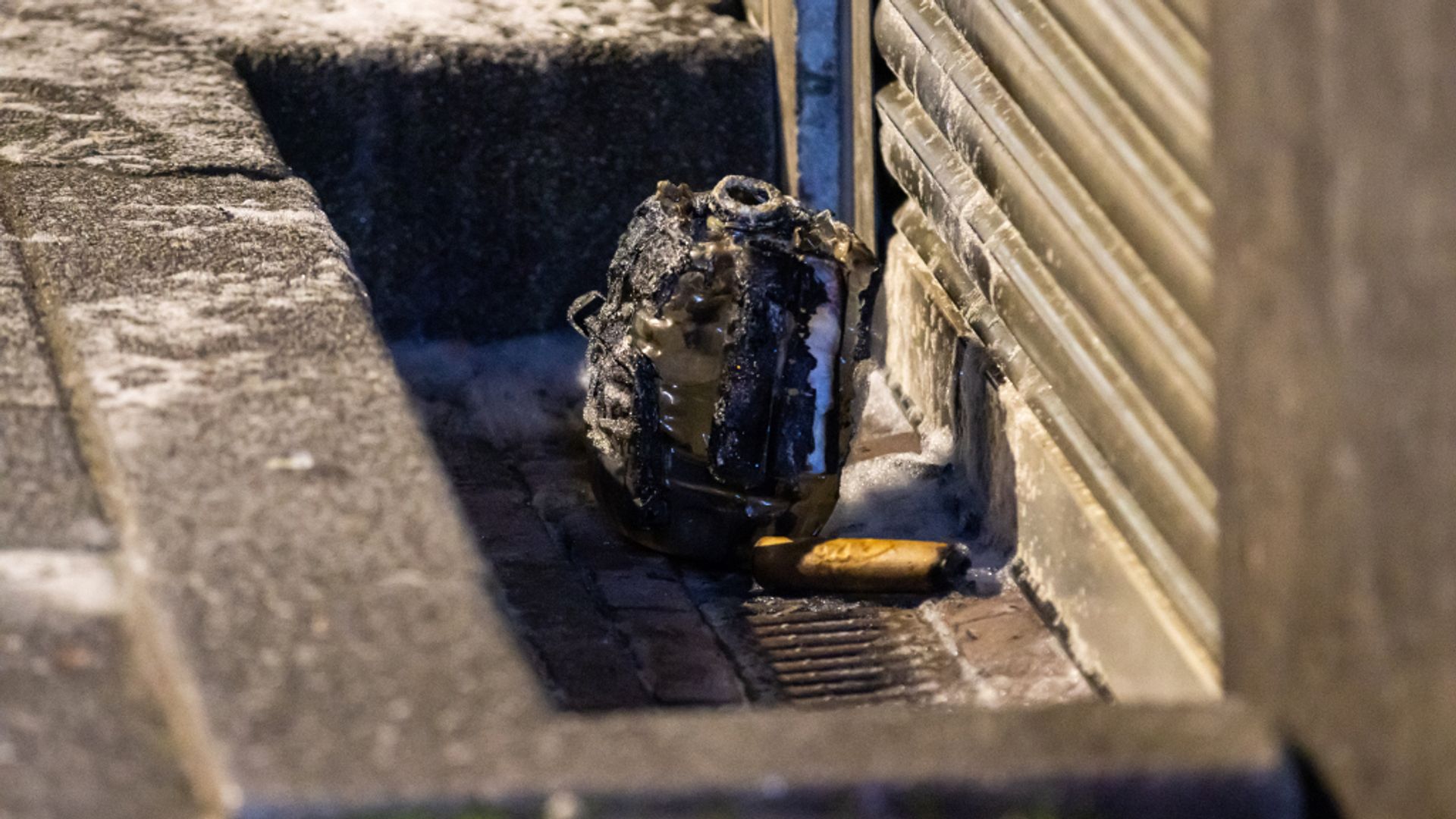 Aanslagpoging met jerrycan en explosief op coffeeshop in centrum Rotterdam