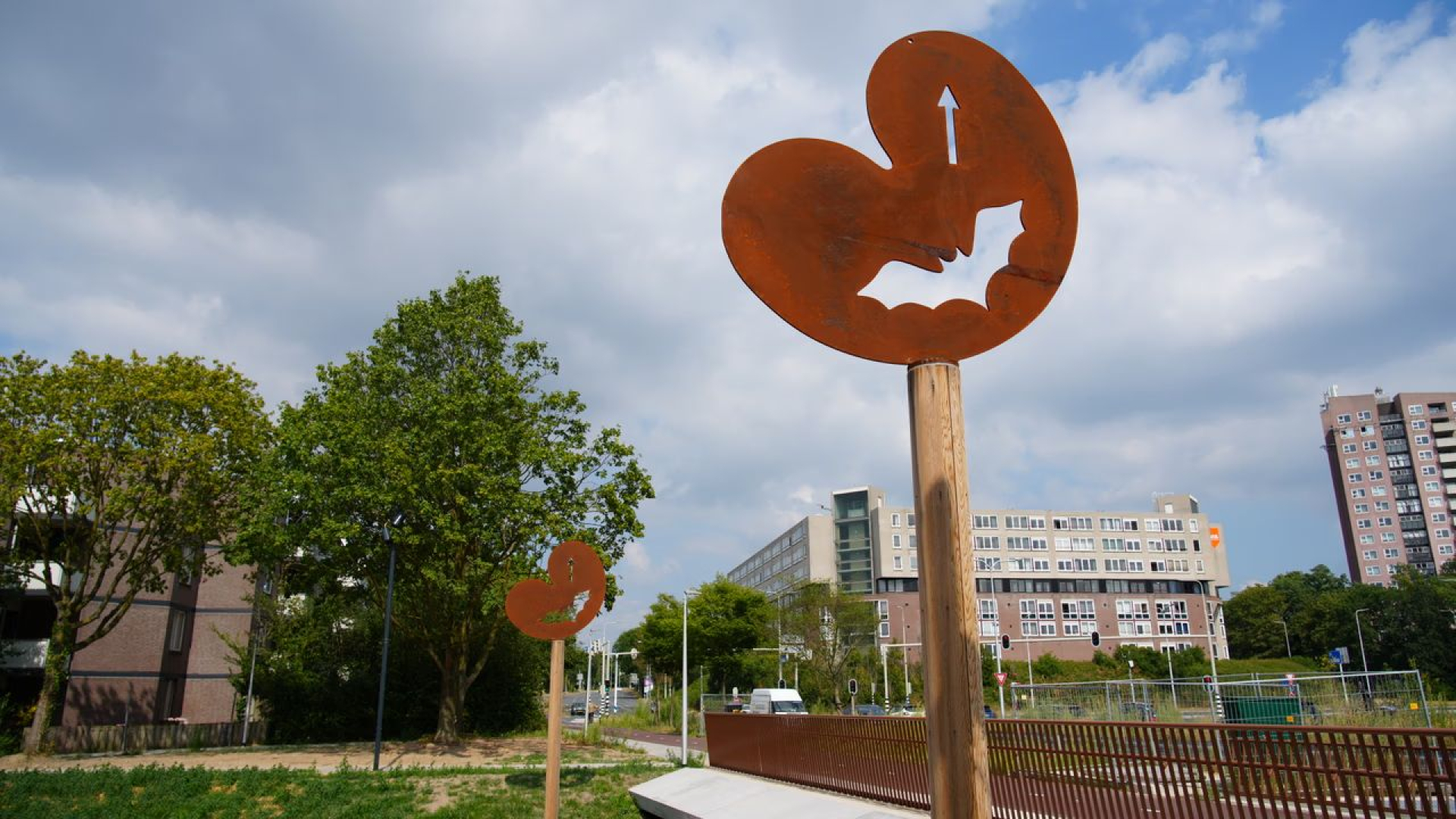 Nijmegen heeft nu wegwijsborden voor vleermuizen
