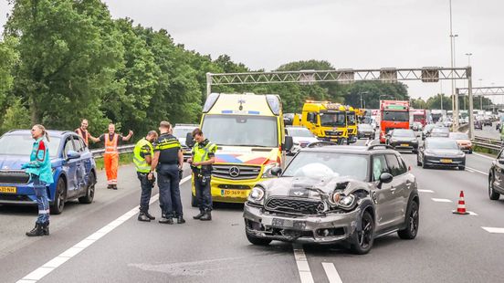Ongeluk met 3 autos op A1. Ongeluk met 3 autos op A1.
