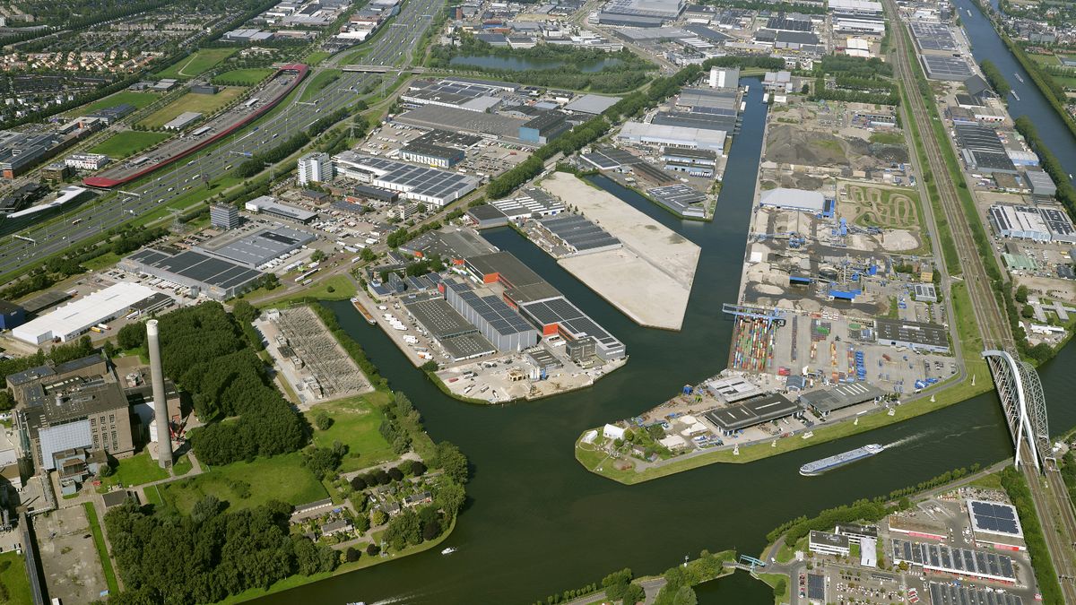 Politiek wil actie tegen stankoverlast in Zuilen-Noord