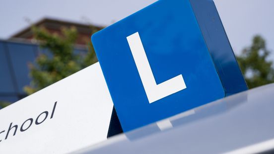 Onbevoegde rijschoolhouder op heterdaad betrapt bij rijles Nieuws