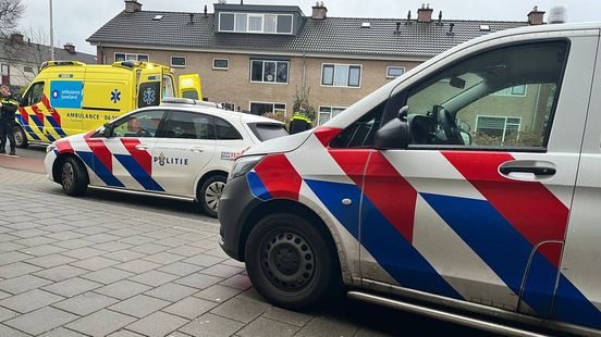 112 nieuws: Politiebusje rijdt zich vast in berm | Fietsongelukken in Enschede en Hardenberg. 112 nieuws: Politiebusje rijdt zich vast in berm | Fietsongelukken in Enschede en Hardenberg.