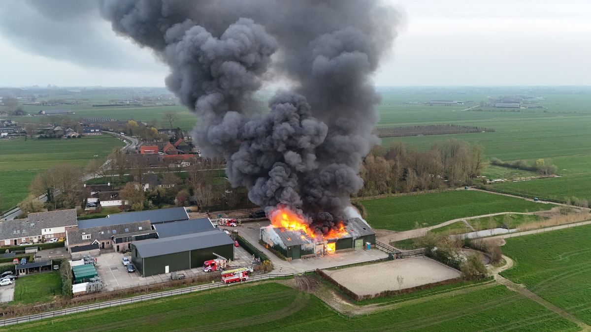 Brand in loods in IJsselstein onder controle