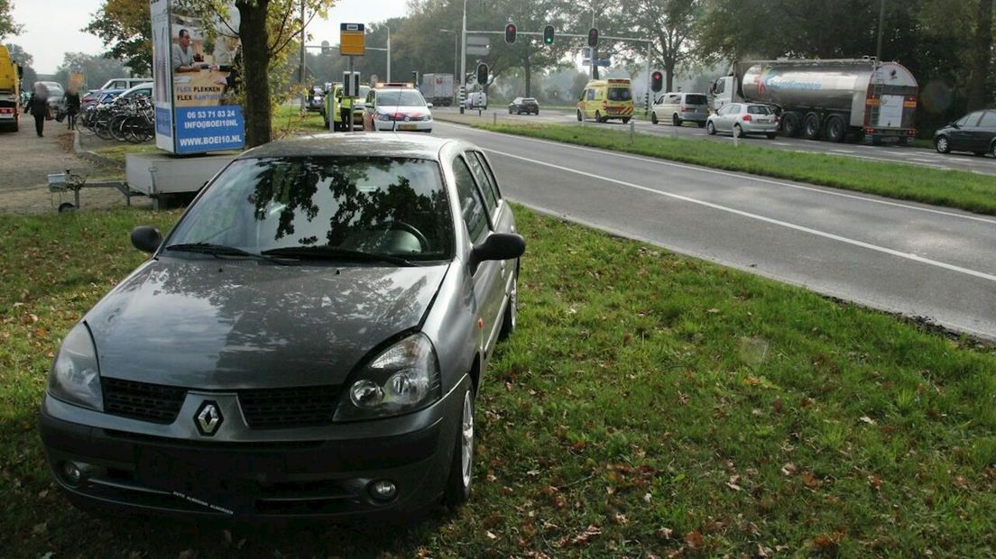 Botsing op kruispunt Bos in Raalte