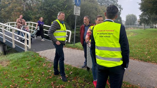 Gemeente onderzoekt verkeersdrukte rond basisschool Home
