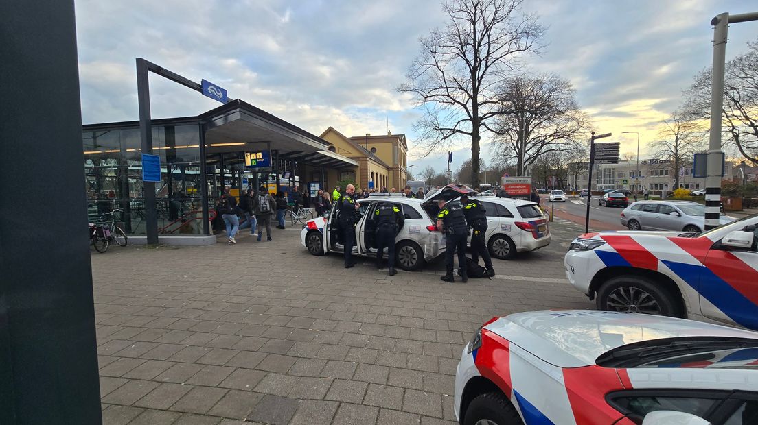 Politie-inzet op station Meppel