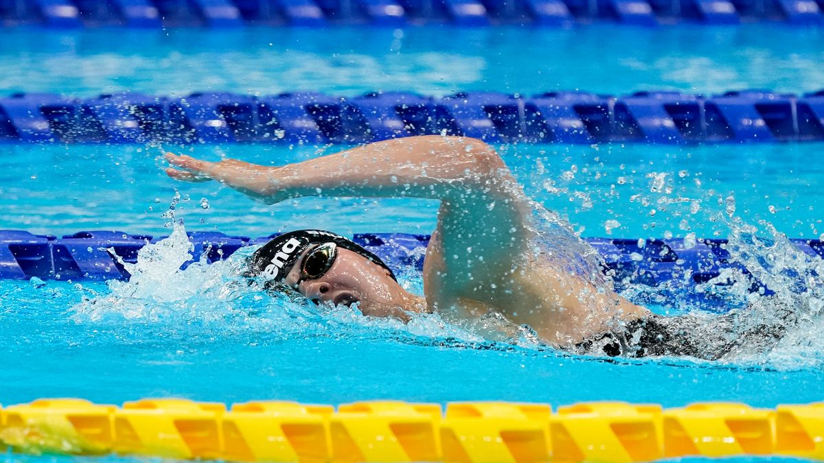 Liesette Bruinsma zwemt wereldrecord op 800 meter vrije slag