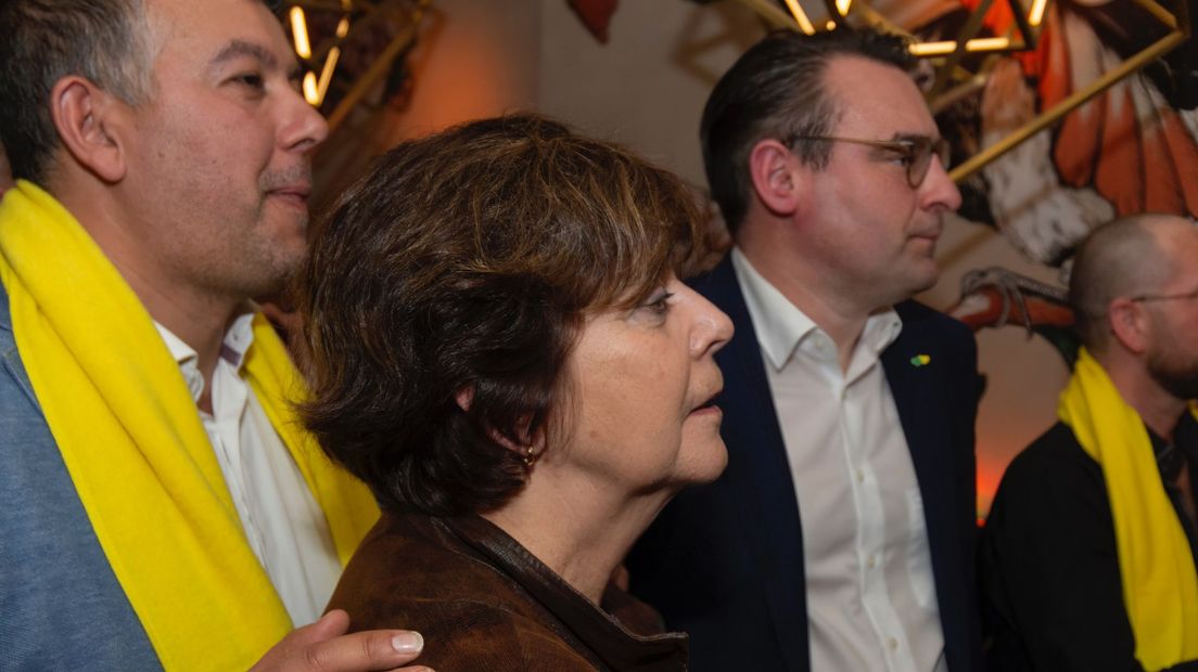Richard de Mos, Rita Verdonk en Rachid Guernaoui volgen de uitslagen van de gemeenteraadsverkiezingen