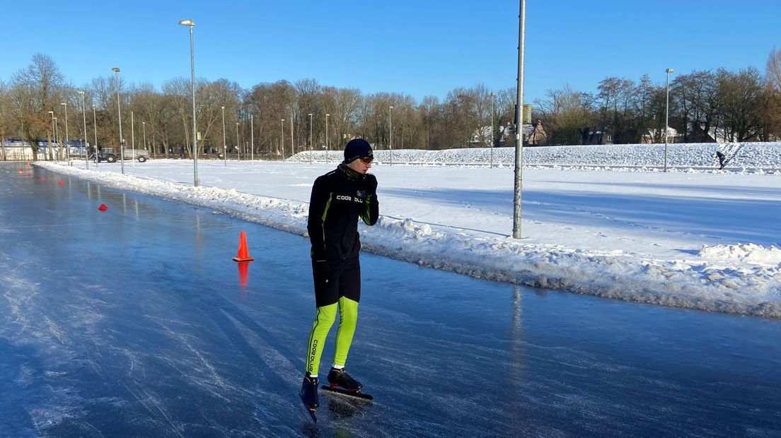 Schaatsen op de skeelerbaan in Zeist.