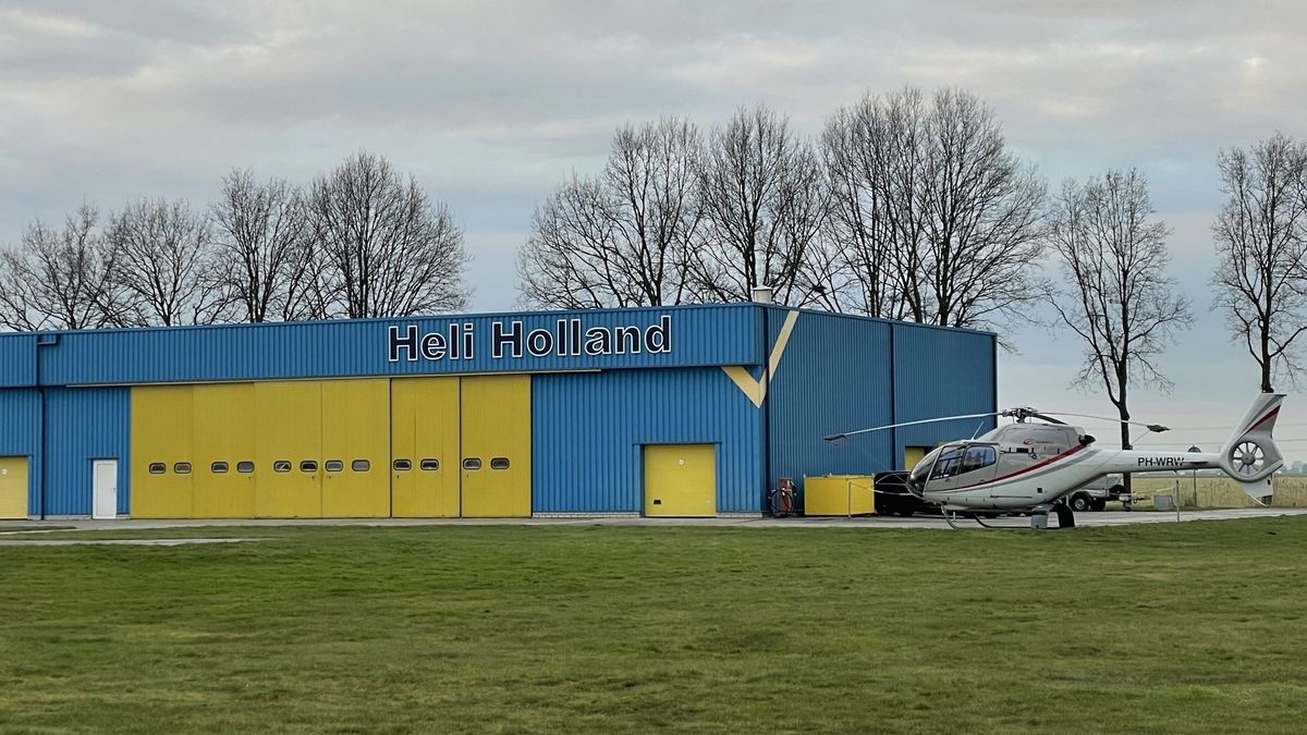 Politie valt binnen bij Heli Holland in Emmer-Compascuum