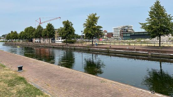 Theatervoorstelling Polderjongens zoekt met spoed boot door sluiting Twentekanaal Home
